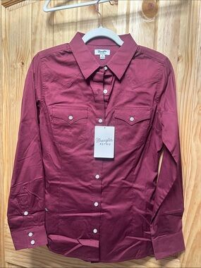 Wrangler Retro Women's Button-Down Shirt in Burgundy